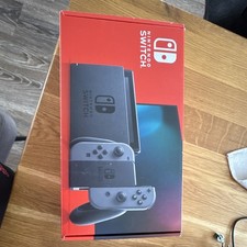 Nintendo Switch Konsole mit 3 Controllern