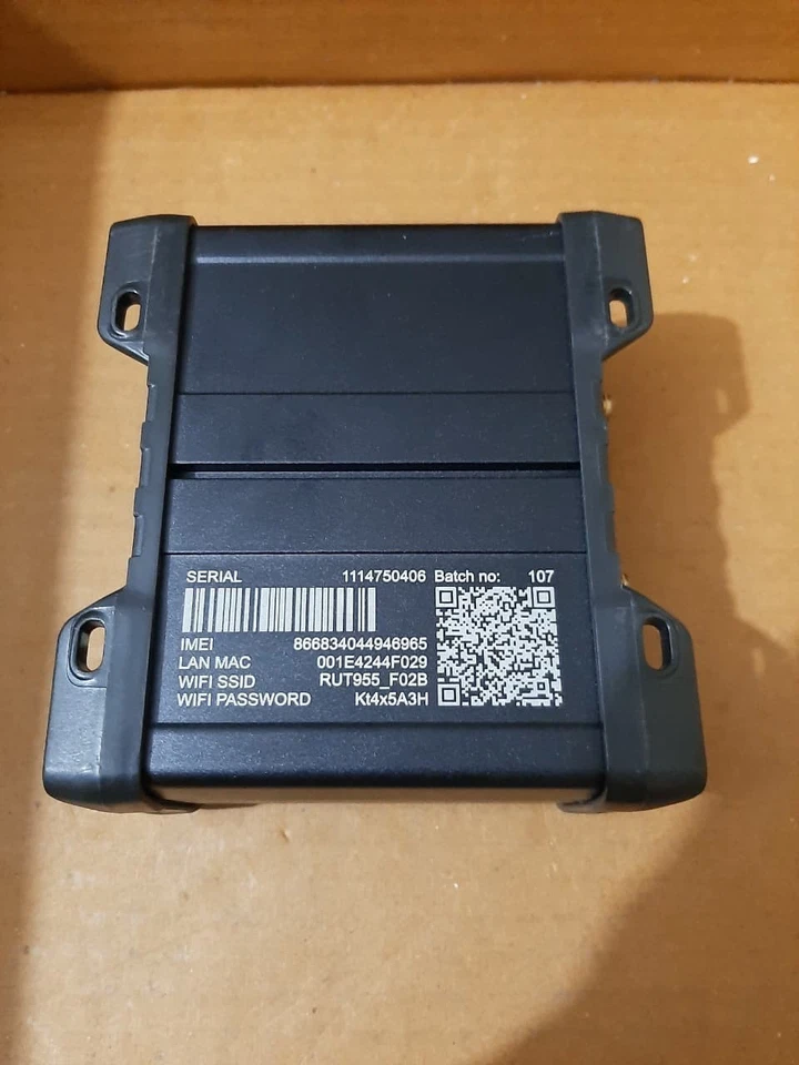 Teltonika RUT955 Industrial Router - Black - Image 2 of 4