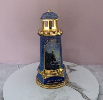 Thomas Kinkade 2004 Light Up Top Lighthouse  Split Rock Light 