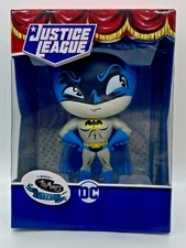 DC  JUSTICE LEAGUE WORLD OF MISS MINDY VINYL BATMAN  In Hand Ready to Ship