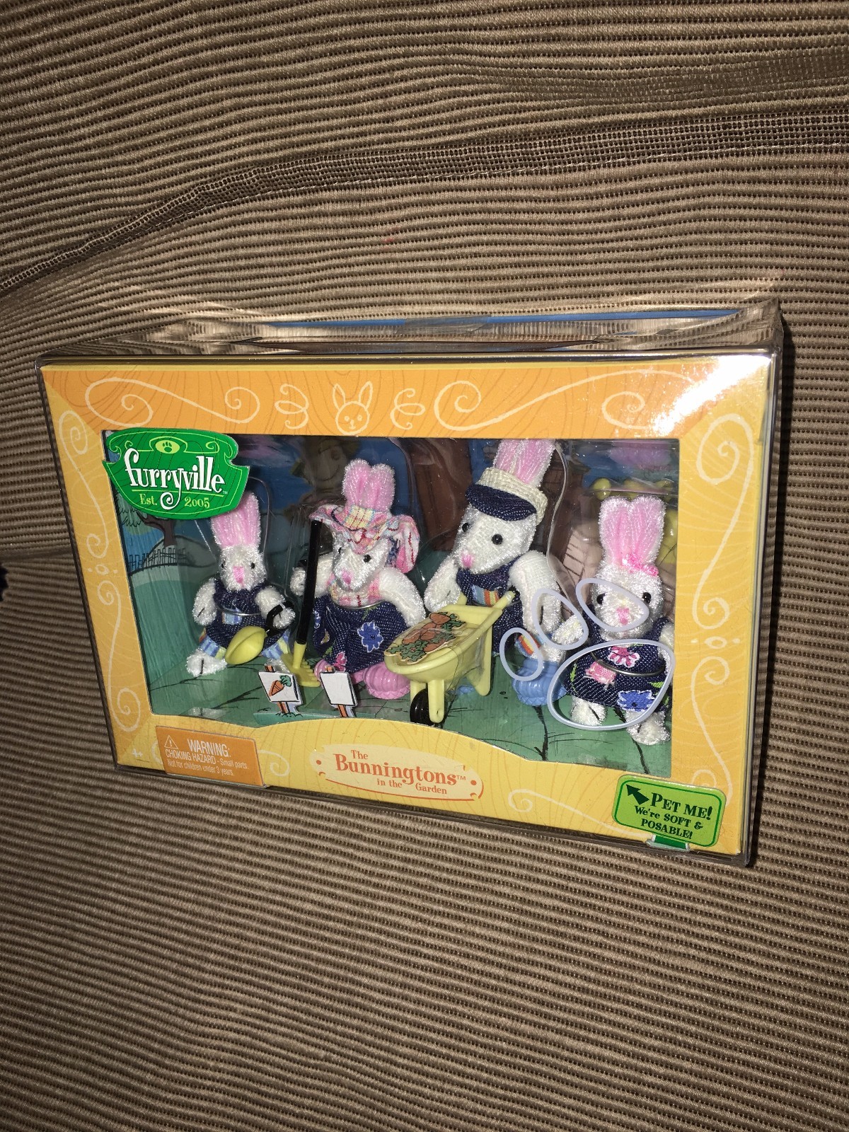 New 2004 Mattel Furryville Bunningtons Garden Bunny Rabbits