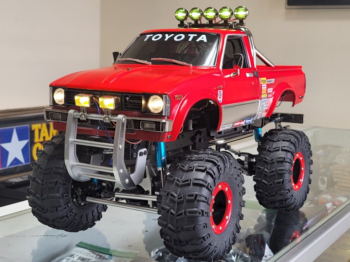 2002トヨタTF102ラジコン 2002トヨタTF102ラジコン 浮きでる