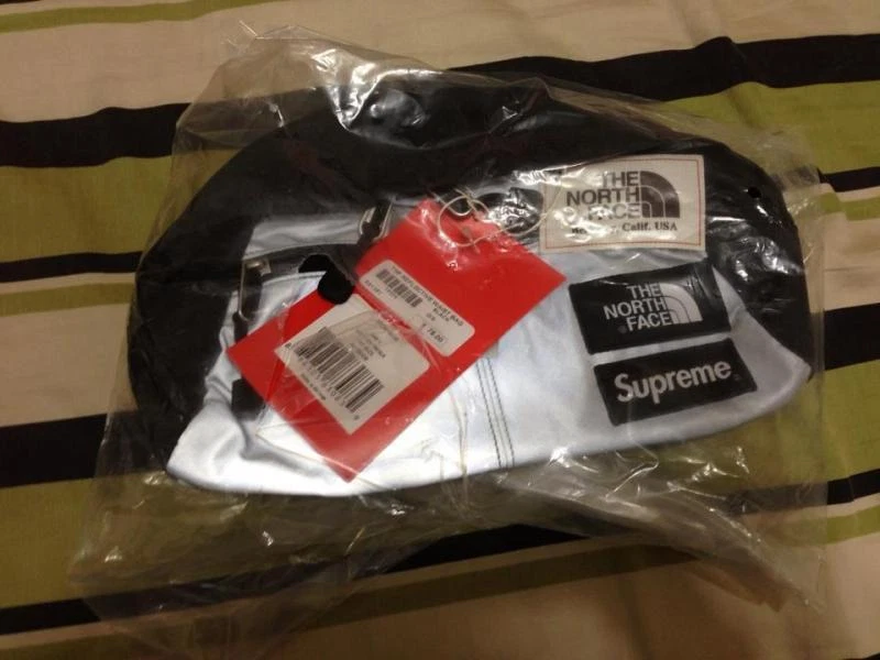 SUPREME x NOIR face nord 3M pack taille sac à main noir boîte TNF logo S/S 13 ?