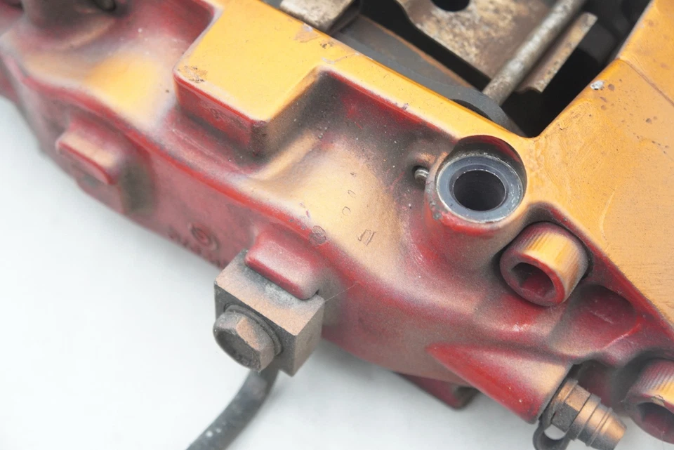 Задний левый тормозной суппорт окрашен в оранжевый цвет 5136155AA OEM Dodge Viper SRT10 2003-17 - Изображение 3 из 4