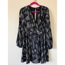 Brand New Express Black White Abstract Print Long Sleeve V Neck Mini Dress M