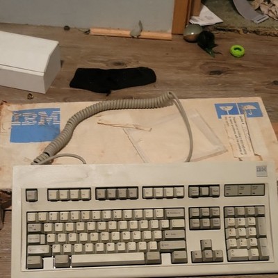vintage IBM Model M Mechanical Keyboard 1390131 detachable USB w Original Box 