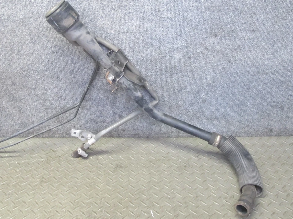 00-05 TOYOTA MR2 SPYDER ZZW30L TANQUE DE COMBUSTIBLE LLENADO CUELLO TUBO OEM Foto 3 de 4