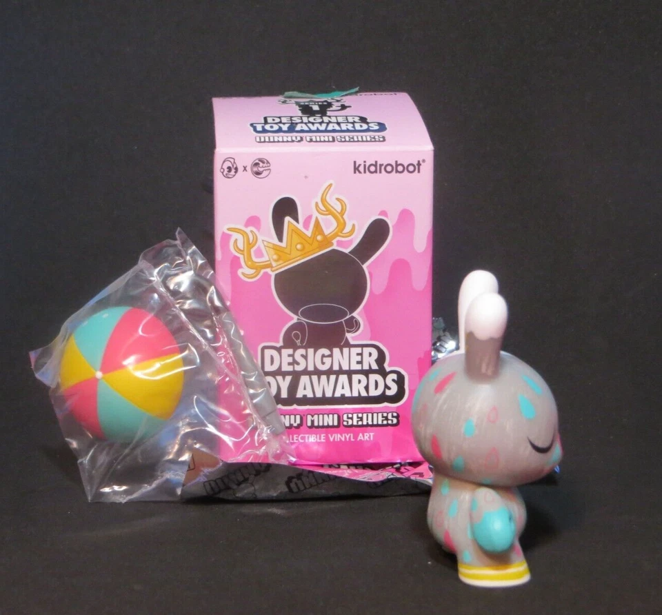 Kidrobot Dunny Mini Series, DTA...Tyrainysaurus Rex de Gary Ham Foto 2 de 4