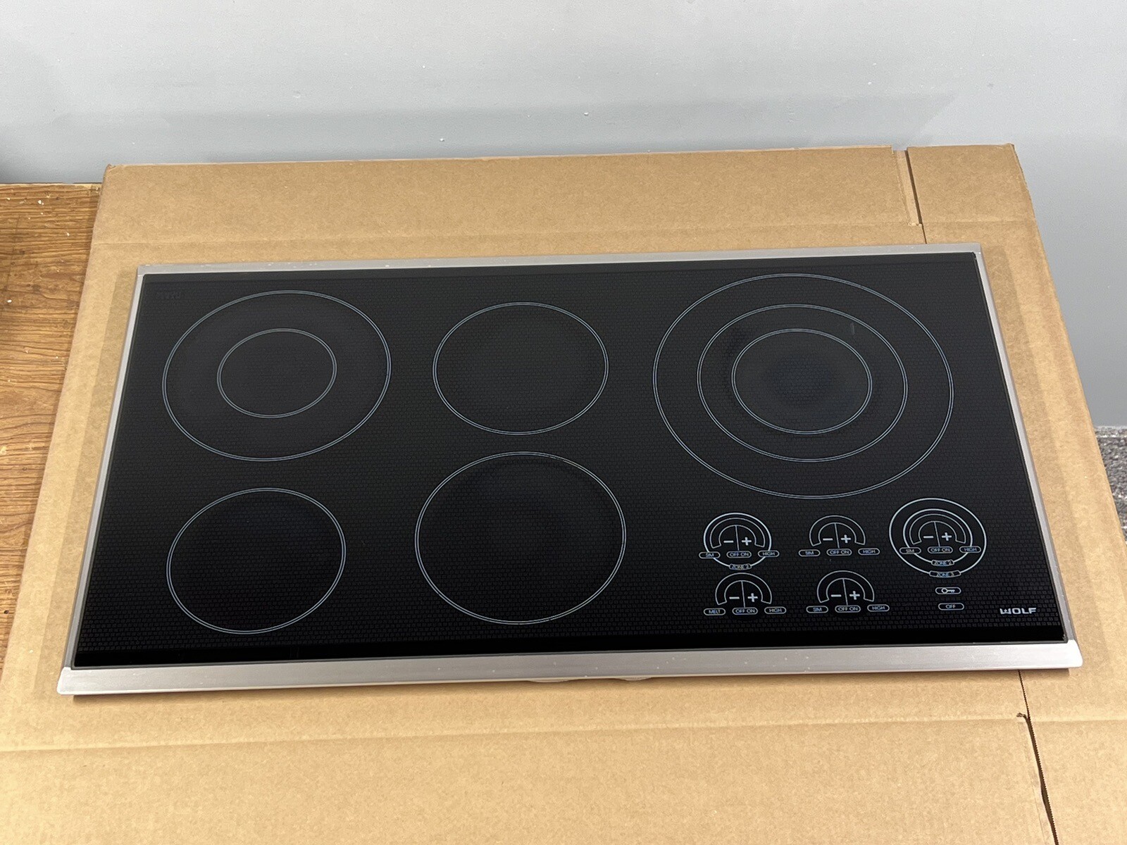 Wolf Cooktop Top Glass Assembly SS WLF815611 TOP ASSY WITH KEY PAD36