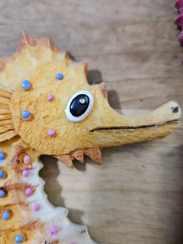 Vintage MCM Anthropomorphic Set Of 4 Resin Seahorse Wall Hanging Decor - Picture 7 of 10