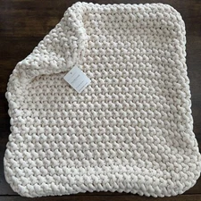 POTTERY BARN BAYSIDE SEED STITCH PILLOW COVER, 22" SQ ~ IVORY