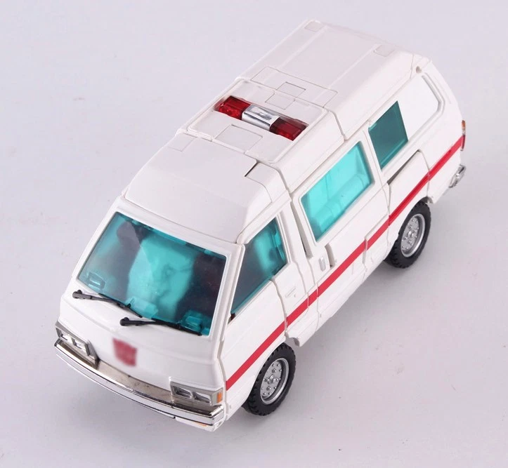 Masterpiece MP30 Ratchet 6" Action Figure Toy New in Box - Image 4 of 4