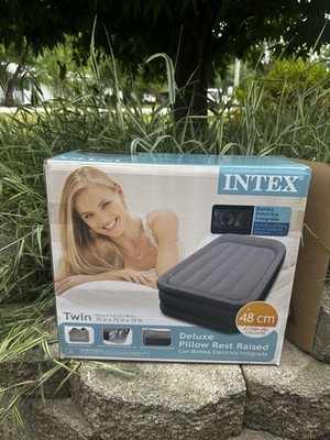 Intex  Deluxe Pillow Raised Airbed Mattress with Built In Pump Used Once Clean
