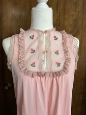 VTG JC Penney Dainty Pink Nylon Lace w/ Embroidered Flowers SZ M Nightgown