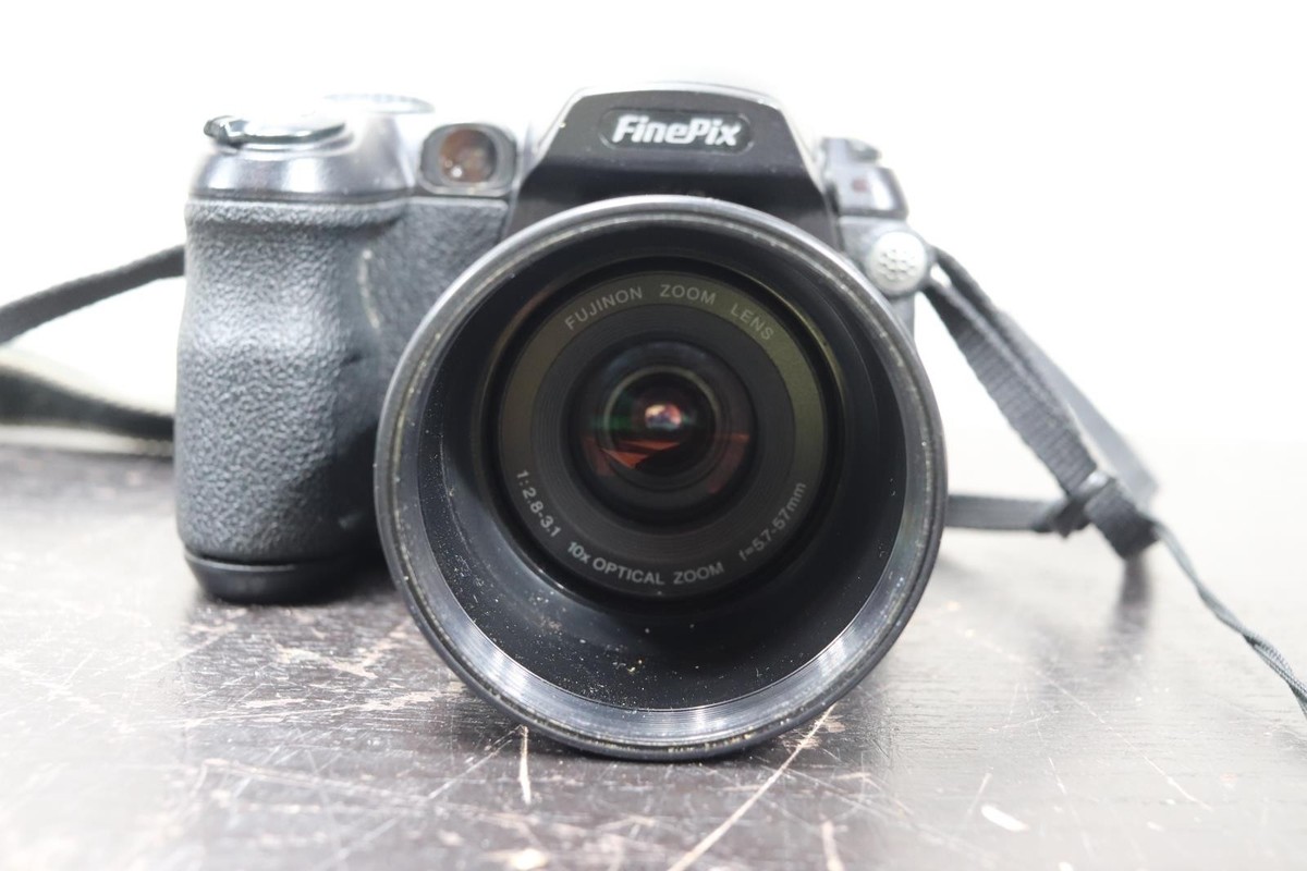 Fujifilm FinePix S5000 Digital Camera Comes As Is For Parts / Not