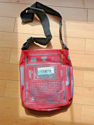 Vintage Parcel Cross-body bag - reg - cassette tape style