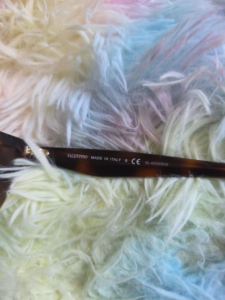 Очки солнцезащитные Valentino VA4102 5011/13 коричневые кошачий глаз с коричневыми линзами 57-12 140 3N - Изображение 4 из 4