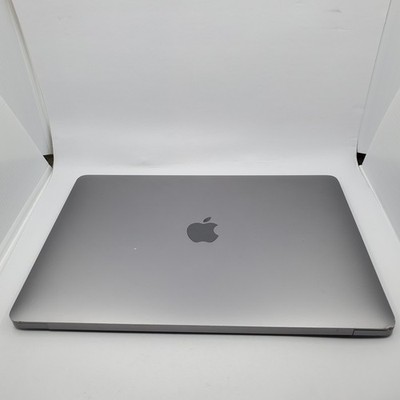 Apple MacBook Air M1 13'' 2020 8GB 256GB Space Grau Kratzer Ecken A2337_1,34_6