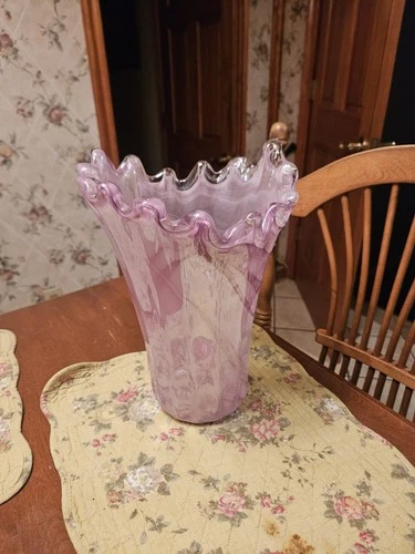 Vintage Italian Murano Lavorazione Arte Glass Vase Mauve Pink Iridescent Swirl