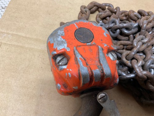 Cm Columbus Mckinnon Lever Manual Chain Hoist 1-1/2ton with block, 5 feet lift - Picture 2 of 13