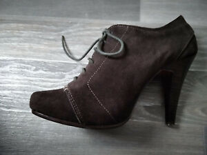 Schone Leder Schuhe Gr 40 Wildleder Stiefeletten Braun Mit Absatz Stiefel Ebay