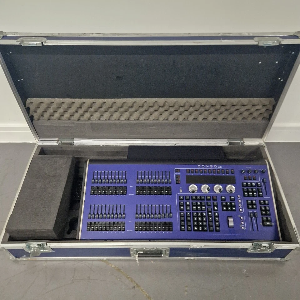 ETC Congo Kid Lighting Console, 256 channels, Flightcase, ex-demo - Image 3 of 4