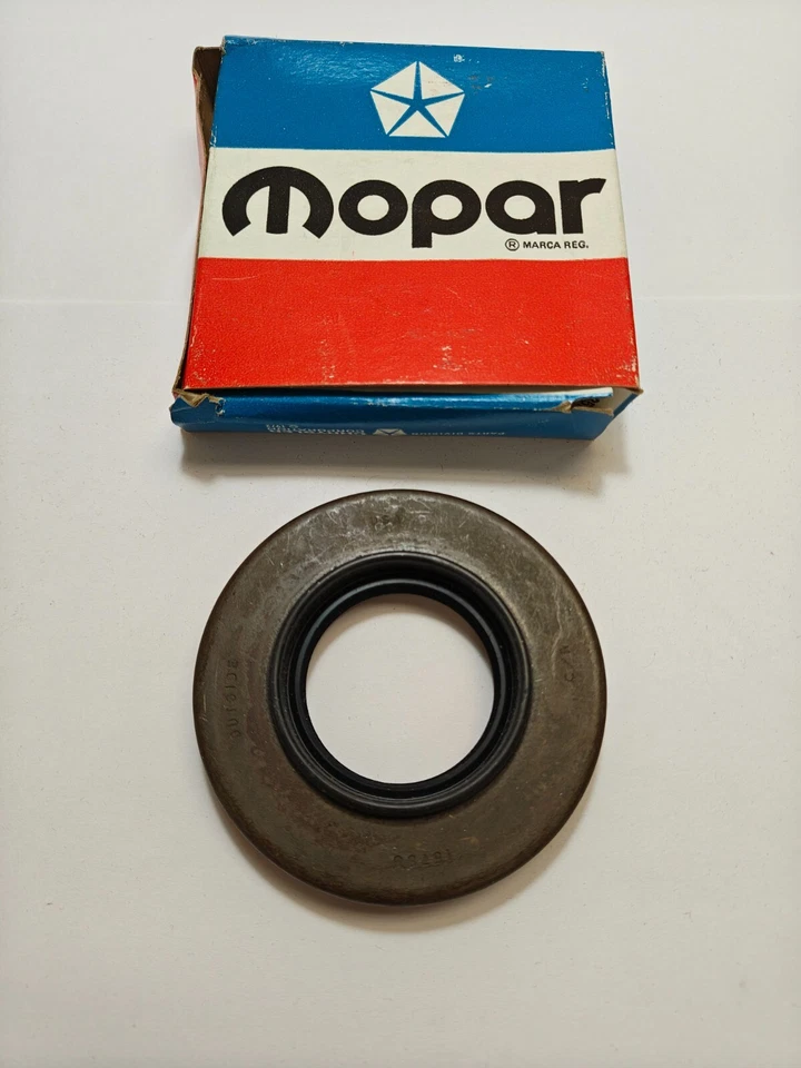 Dodge Truck 1957-1968 serie W300 W100 eje delantero sello de piñón 1791590 nuevo en stock Foto 2 de 4