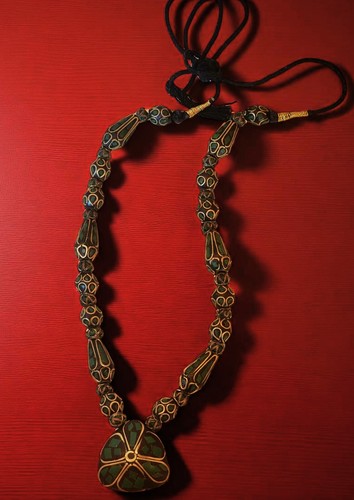 Heavy Tribal Green Inlaid Stone Pendant Necklace – Boho Artisan Ethnic Statement - Picture 6 of 6