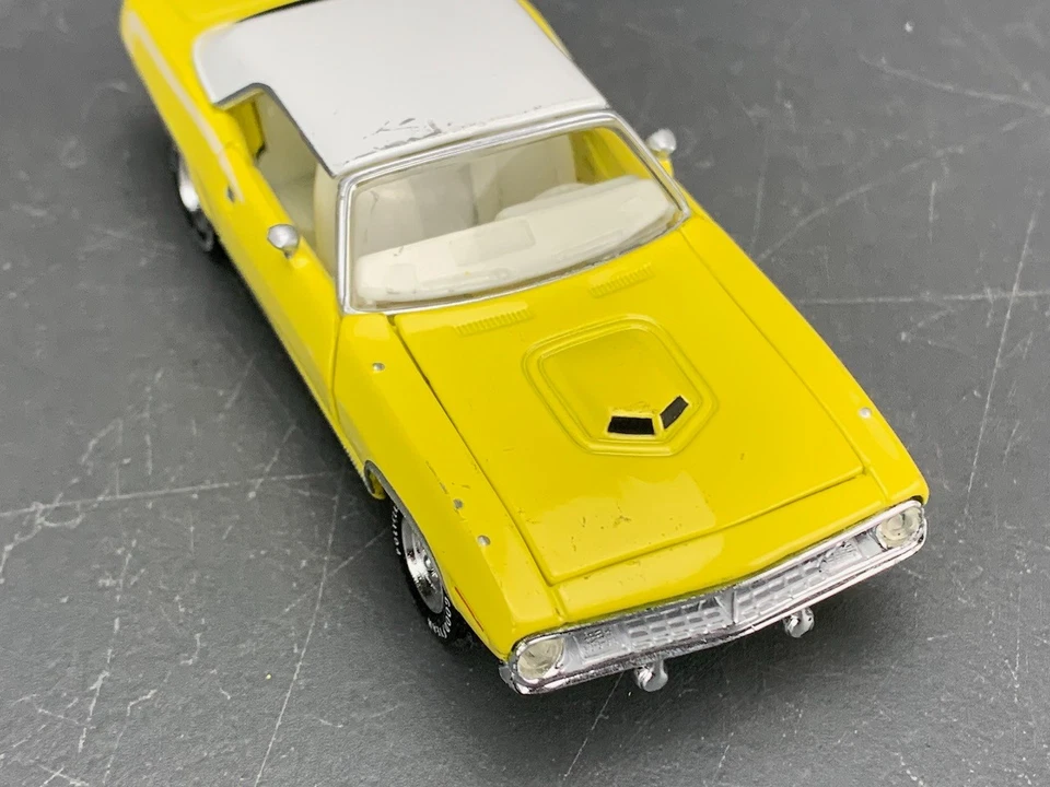 1:43 Die-Cast Road Champs 1970 Plymouth Barracuda Convertible Recarga Yell D1382 Foto 3 de 4