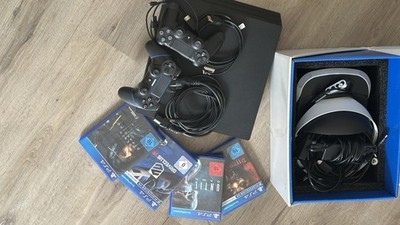 Sony PlayStation 4 mit VR Brille, Festplatte, Spielen, Controllern
