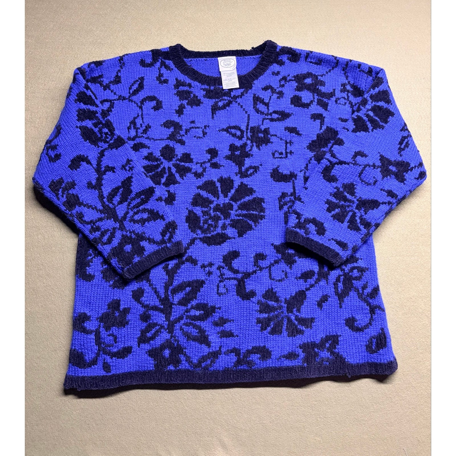 Laura Ashley, Vintage women's Laura Ashley large wool cotton sweater jumper floral