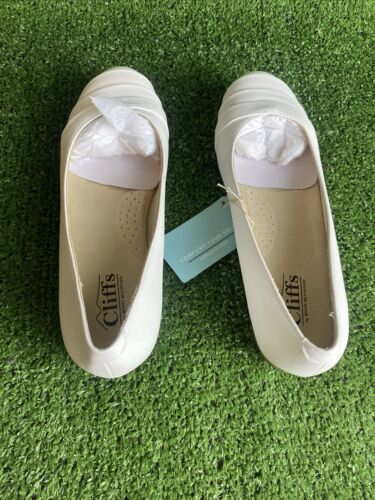 Cliffs By White Mountain Women’s White Flats Size 7.5 NWB - Picture 4 of 12