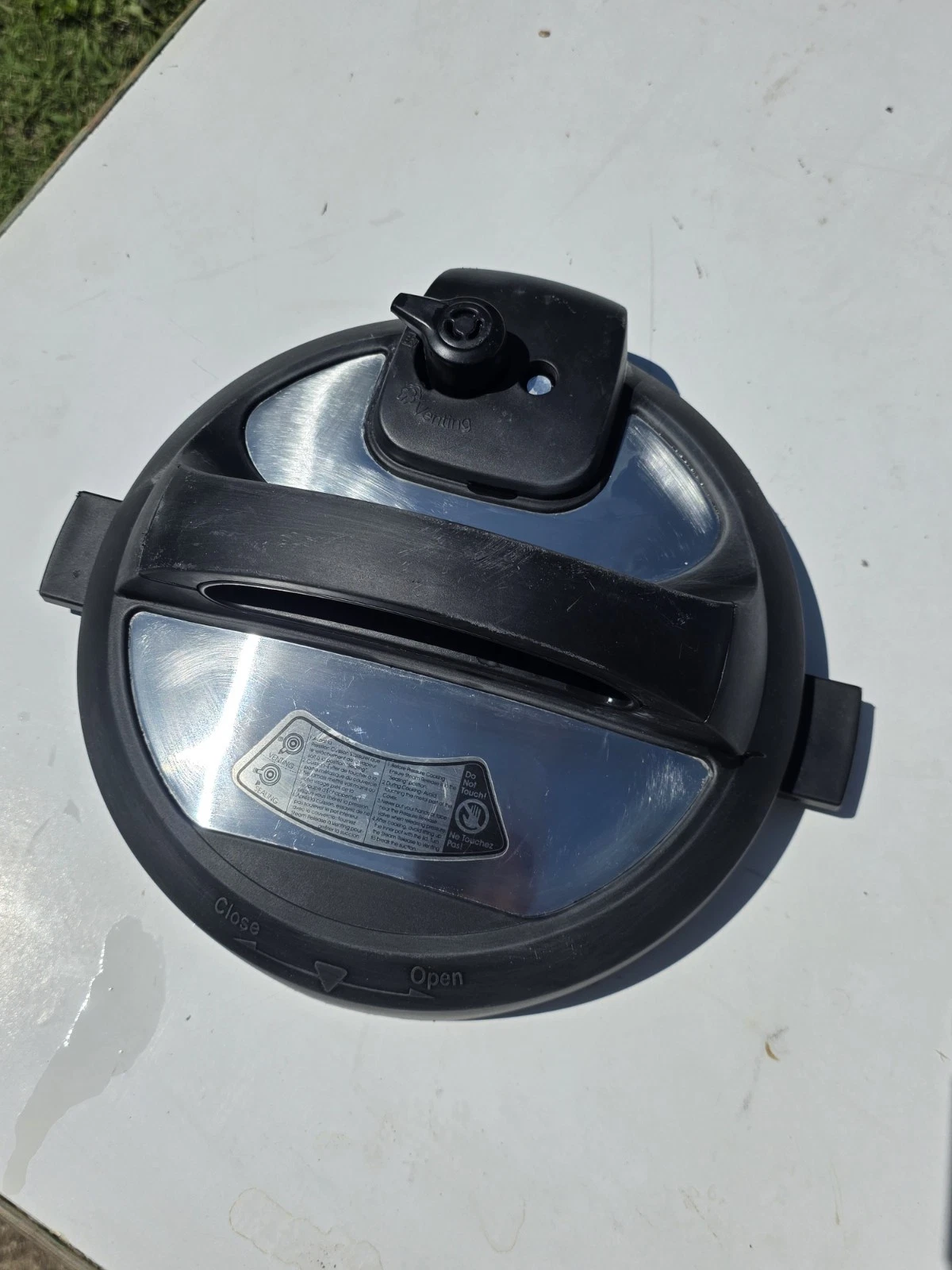 Instant Pot IP-DUO60 V3 6 qt Pressure Cooker Replacement Part Lid With Gasket