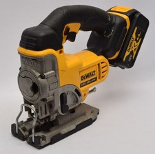 Dewalt DCS331 18V XR Cordless Pendulum Jigsaw & 4.0Ah Battery - No Charger (U)