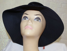 Vintage Lucila Mendez Black Velvet Cloche Floppy HAT - Floral Lining