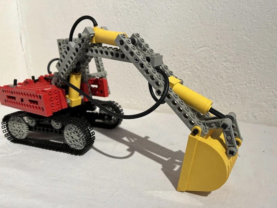 LEGO TECHNIC: Excavator (8851) Pneumatic Bagger , komplett in gutem Zustand - Bild 3 von 4