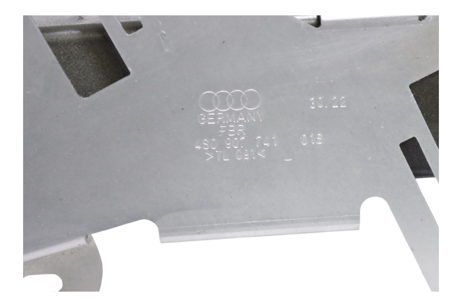 Audi R8 V10 Rear Left Quarter Panel Support Bracket 4S0907741 2017 - 2023 OEM