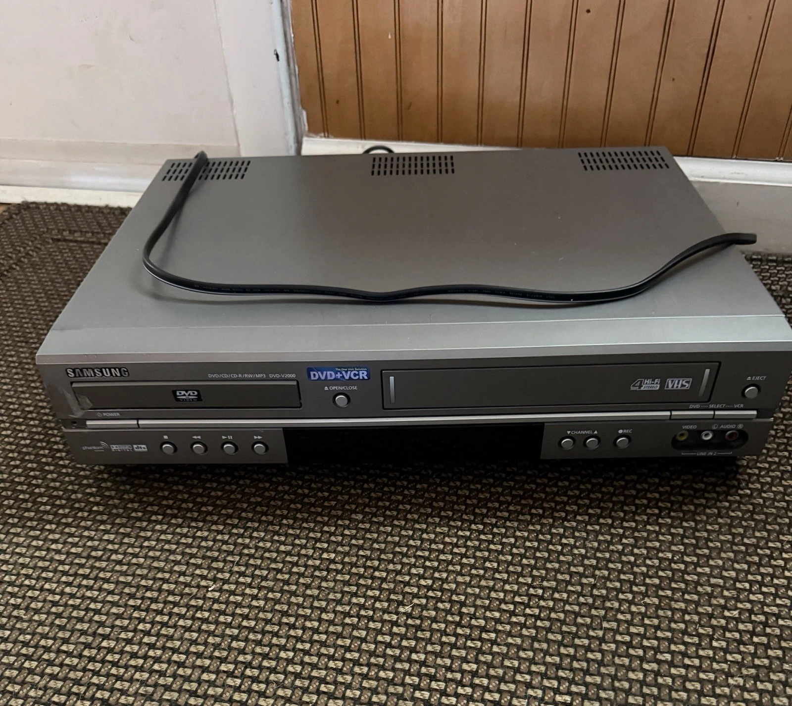 Samsung DVD-V2000 DVD VCR Combo VHS Tape Recorder 4 Head Hi-Fi NO REMOTE TESTED