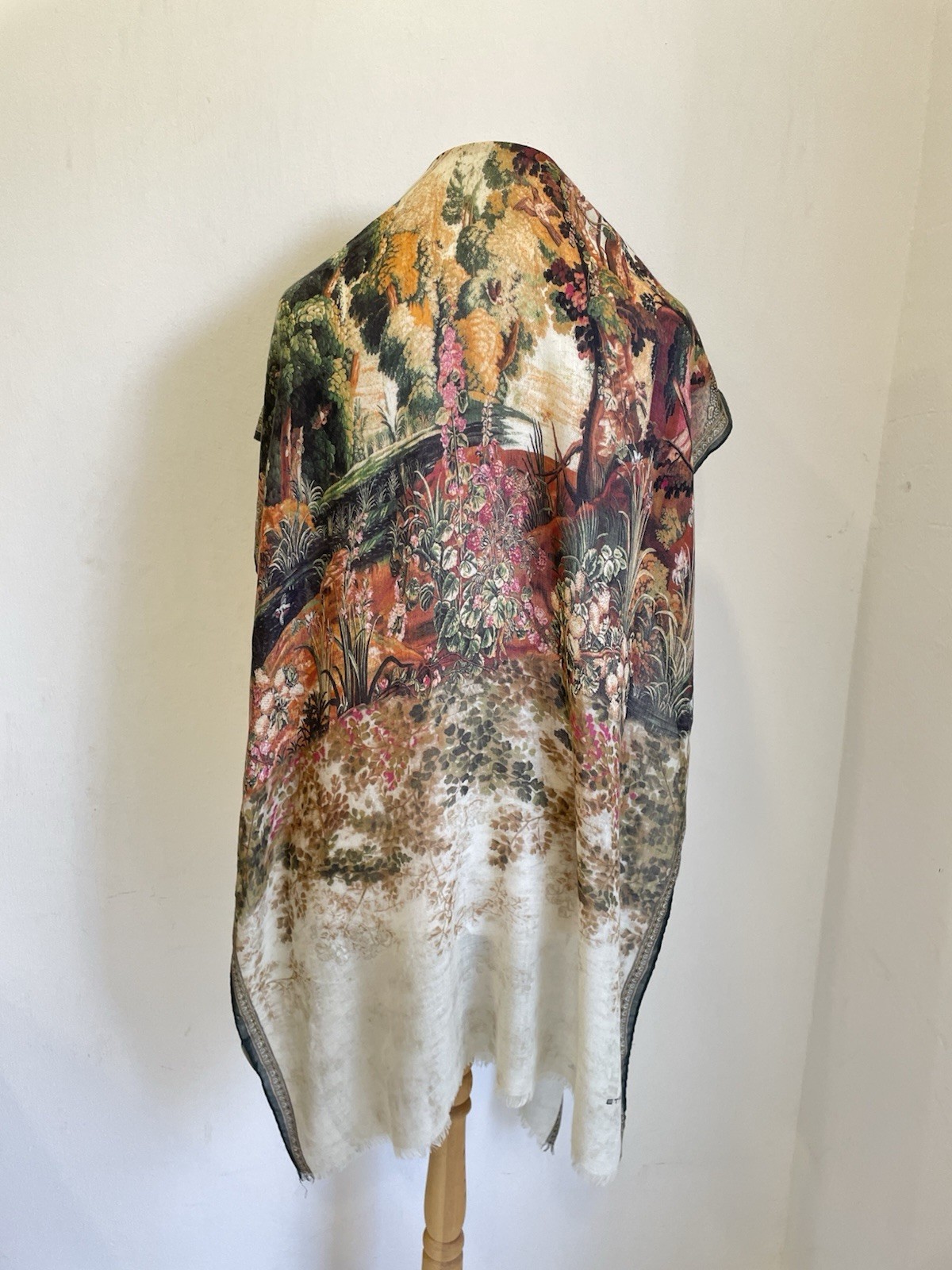 ETRO Milano Silk Blend Scarf Shawl Paisley Floral Print Italy Luxury #A101