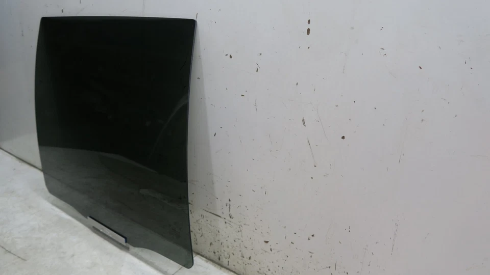 2007-2014 Volvo XC90 OEM Right Rear Door Window Glass Panel - Image 3 of 4