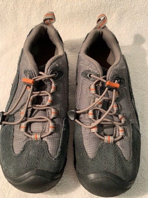 Scarpe da trekking Keen da donna taglia 5 scarpe da passeggio con lacci elasticizzate grigio nero