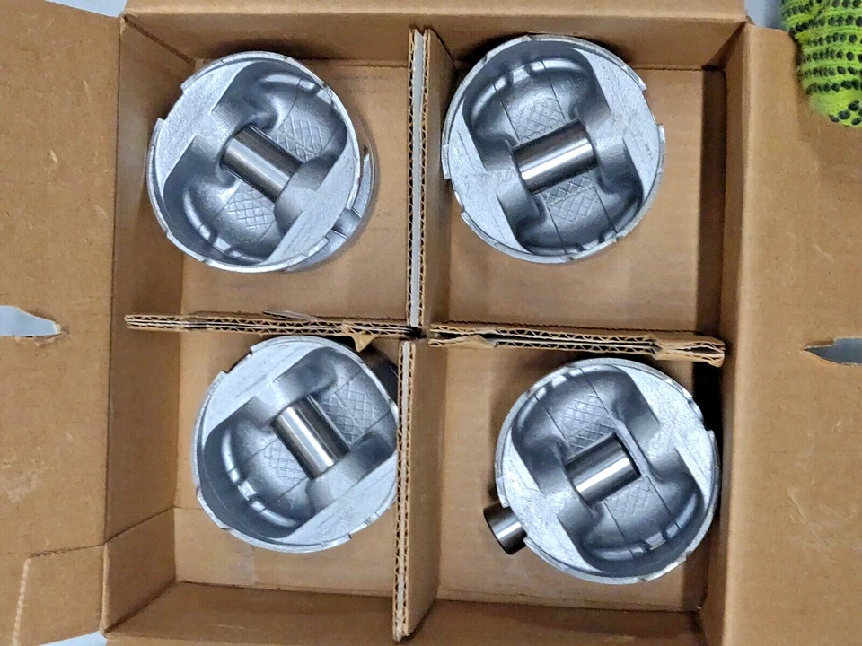 Silv-O-Lite Piston Set 3221+.75MM for AMC Jeep Eagle Chrysler Mitsubishi 2.4L Foto 2 de 4