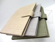 Photo Album Brag Book Nubuck Cover Small holds 20 4"x6" Photos Ivory Crocodile