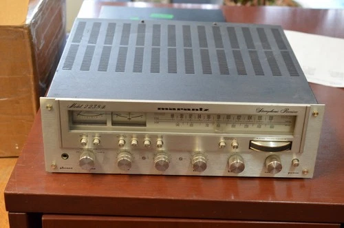 vintage Marantz model 2238B receiver FM AM Stereo chrome front