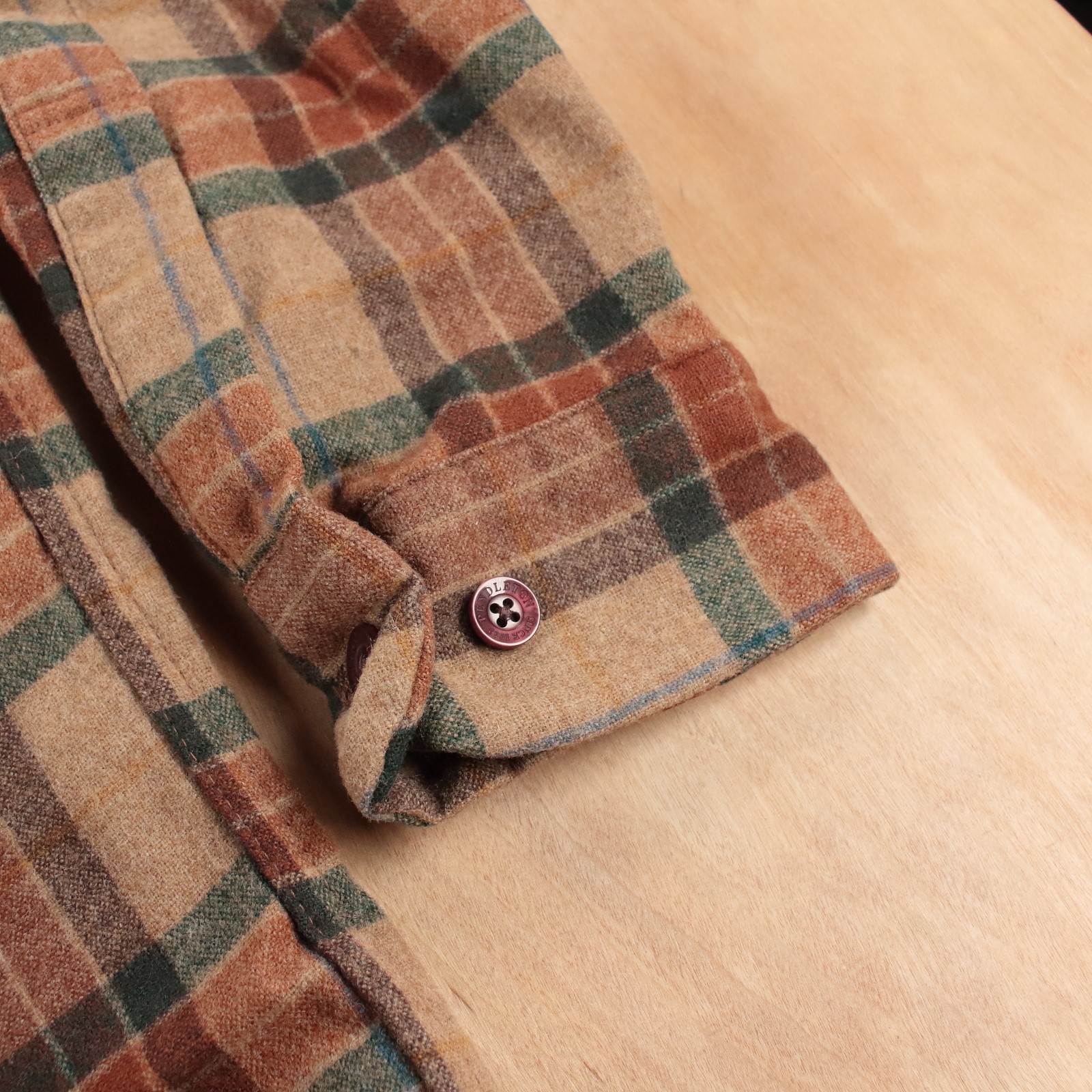 PENDLETON loop collar flat hem plaid wool flannel… - image 4