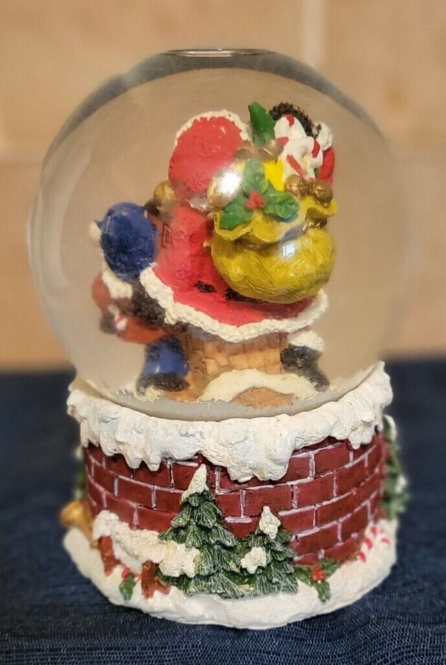 Vintage Santa Clause Musical Snow Globe plays "We Wish You A Merry ...