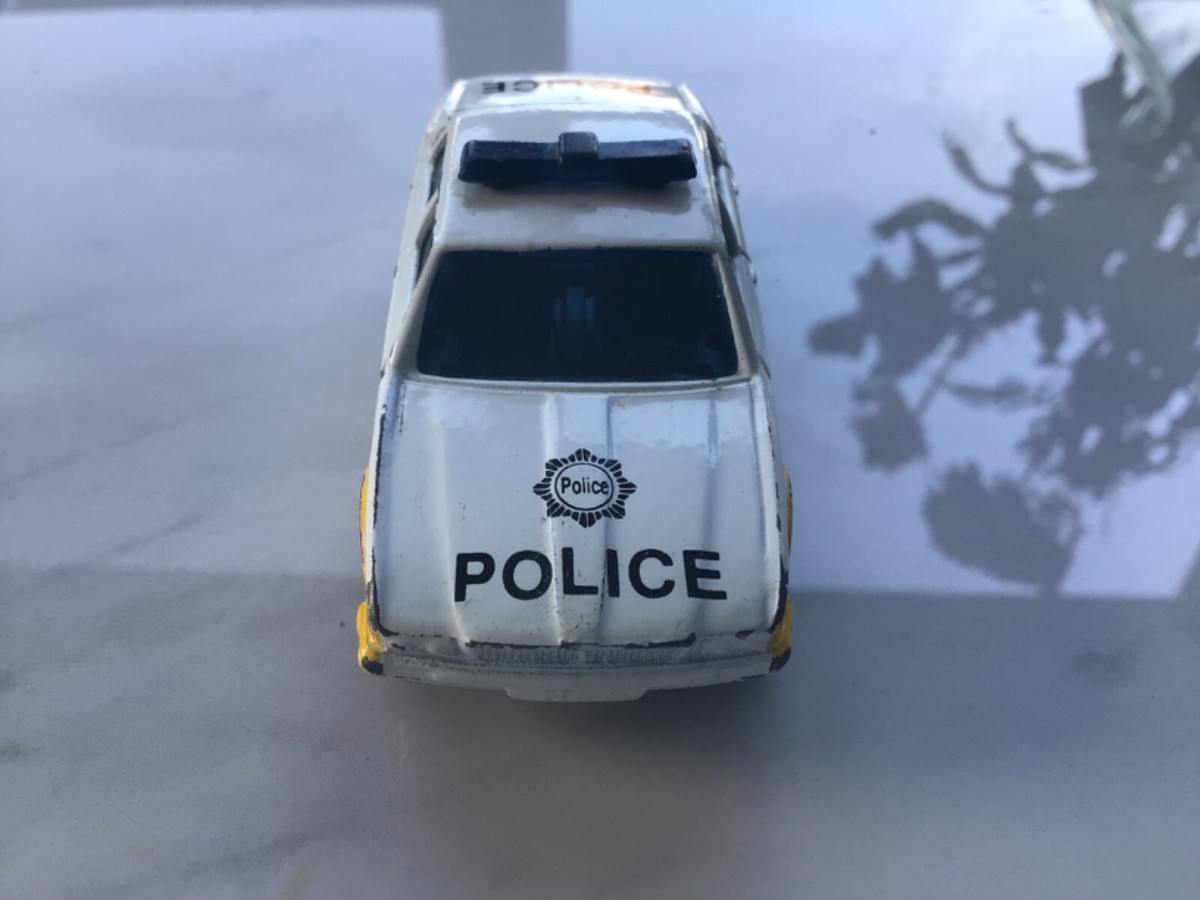 Corgi Jaguar XJ6 Police Car Made in China approx 1:64 White/Yellow