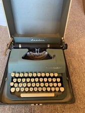 Vintage Underwood Portable Typewriter  thumbnail
