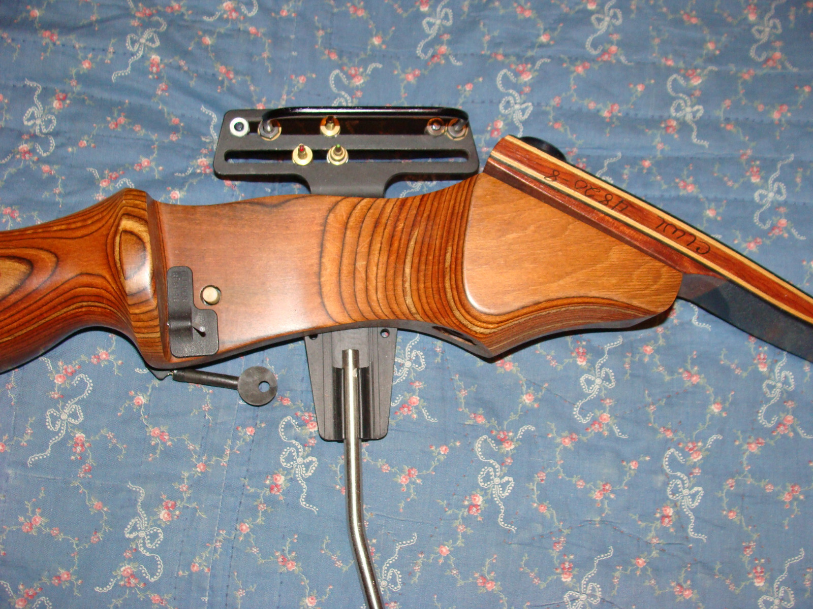 Martin Warthog Magnum Compound RH Bow with Bear Pin Sight Adjustable