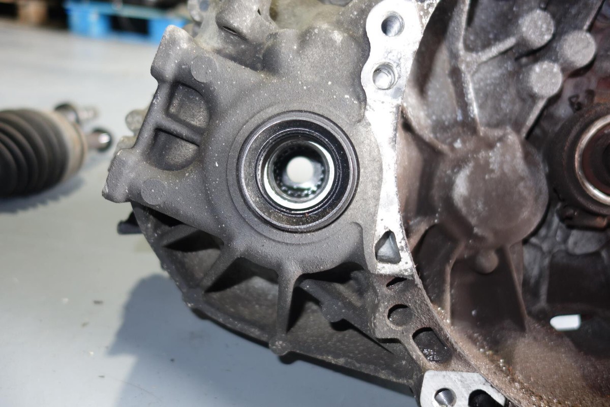 JDM Toyota Celica GT-S LSD 6-Speed Transmission 2zz-ge 2000
